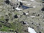 Zoommata sul sentiero che sale al Capezzone oggi particolarmente frequentato per la tradizionale Messa in quota......